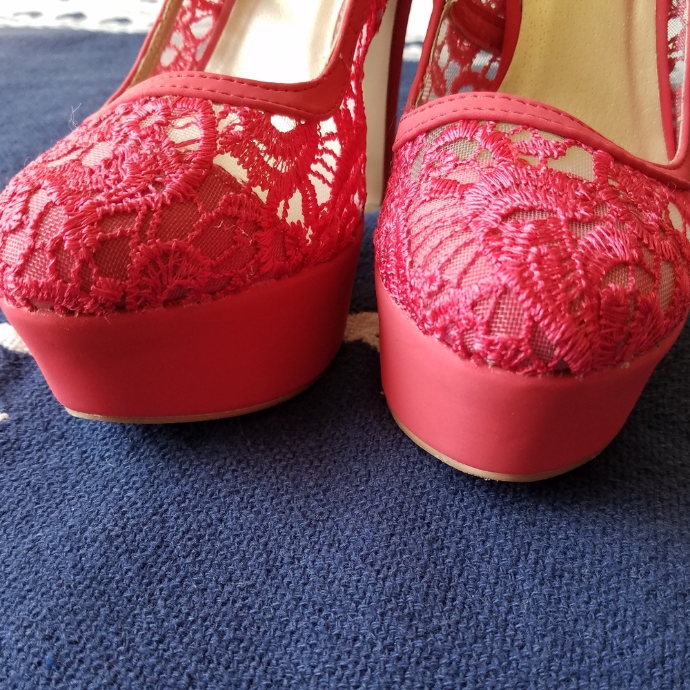 Gorgeous pink lace heels - Picture 3 of 5